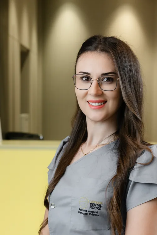 Cristina Munteanu, asistent medical la Gorgos Dental Rocks