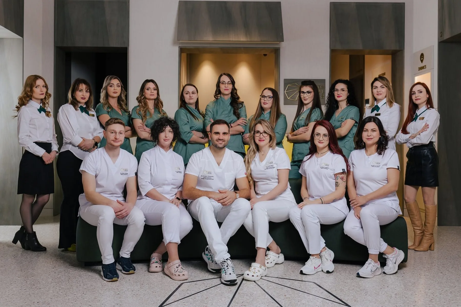 Echipa Dental Rocks în cabinet
