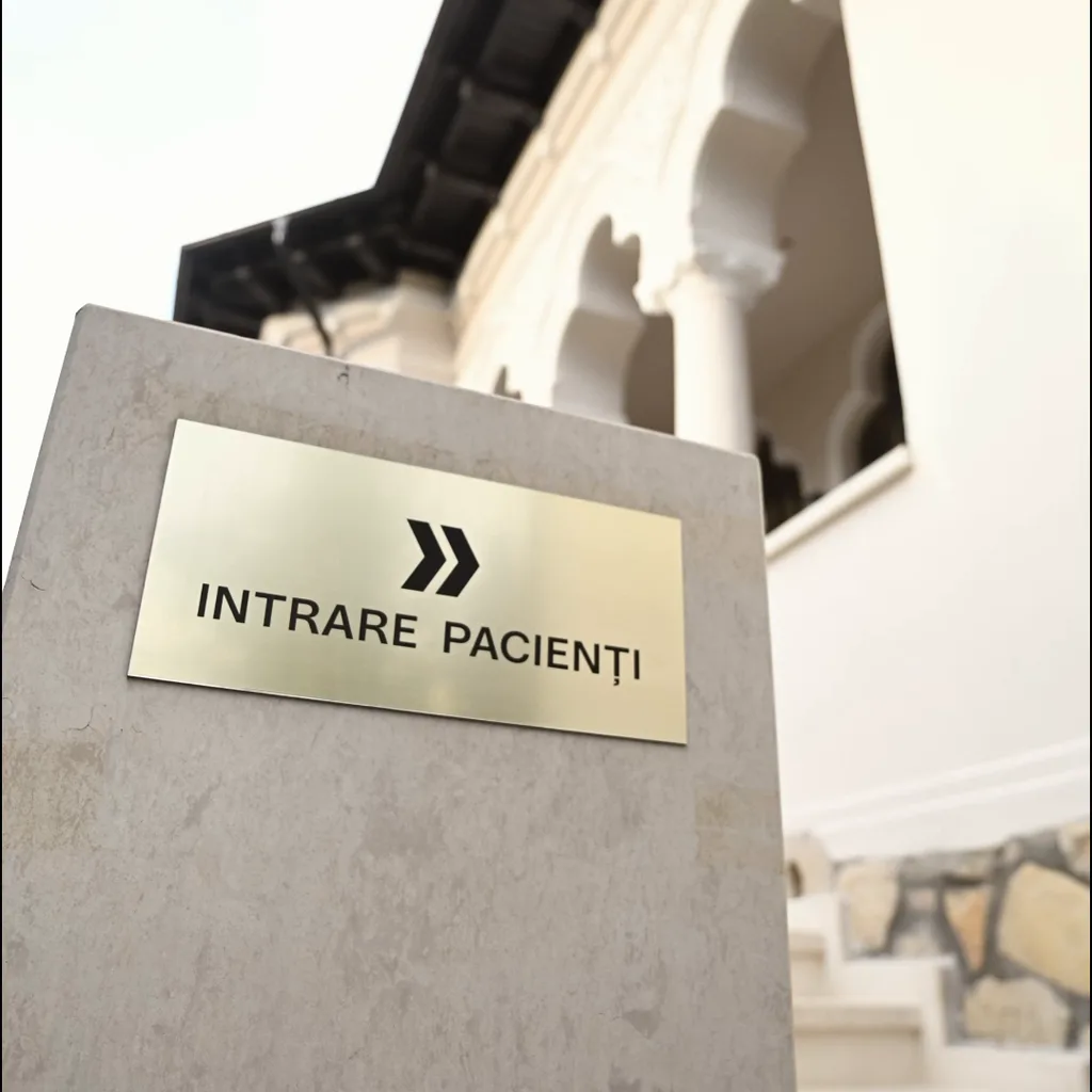Intrarea pacienților în clinica Dental Rocks