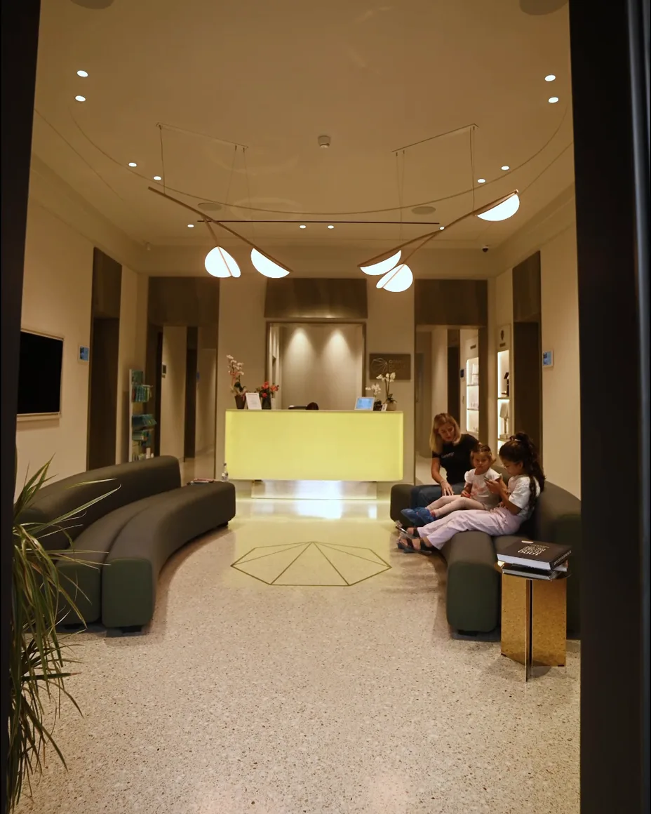 Holul sediului nou Dental Rocks, deschis în martie 2025